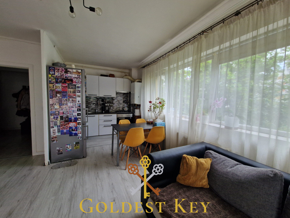 Apartament generos cu 2 camere, balcon și parcare BACIU zona Petrom