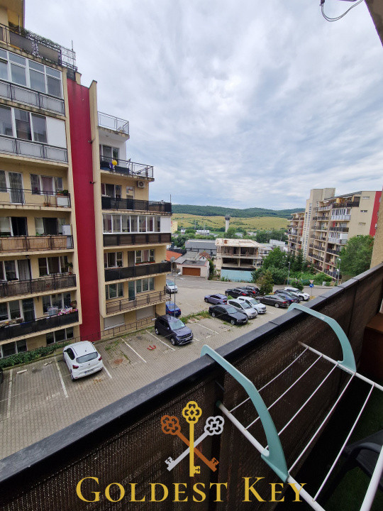 Apartament generos cu 2 camere, balcon și parcare BACIU zona Petrom