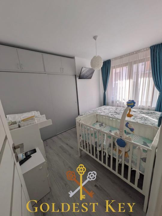 Apartament cu 4 camere, terasă, curte si 2 parcări la intrare în Baciu