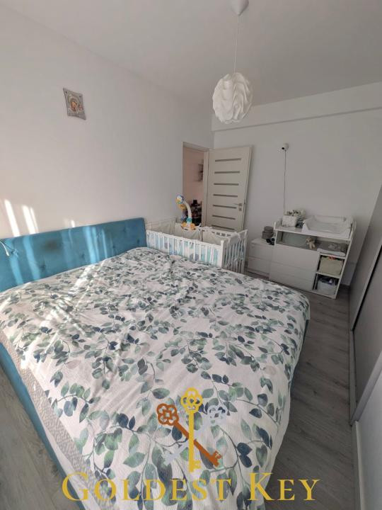Apartament cu 4 camere, terasă, curte si 2 parcări la intrare în Baciu