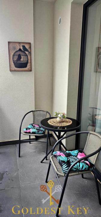 La prima închiriere - 2 camere, balcon și parcare subterană 