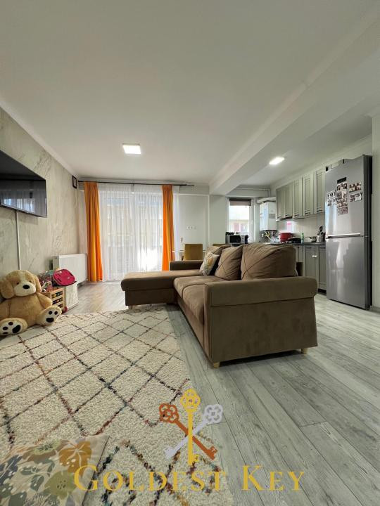 Apartament modern cu 2 camere semidecomandate, balcon și parcare! 