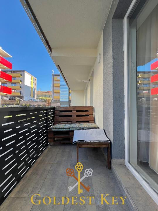 Apartament modern cu 2 camere semidecomandate, balcon și parcare! 
