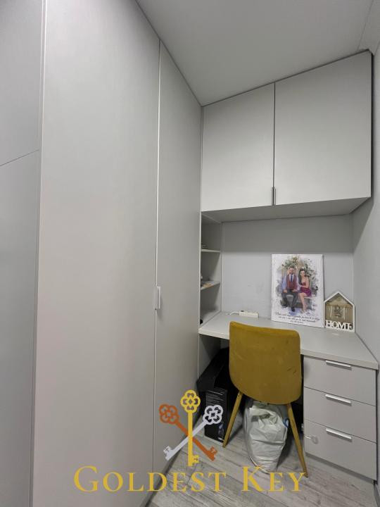 Apartament modern cu 2 camere semidecomandate, balcon și parcare! 