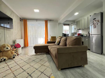 Apartament modern cu 2 camere semidecomandate, balcon și parcare! 