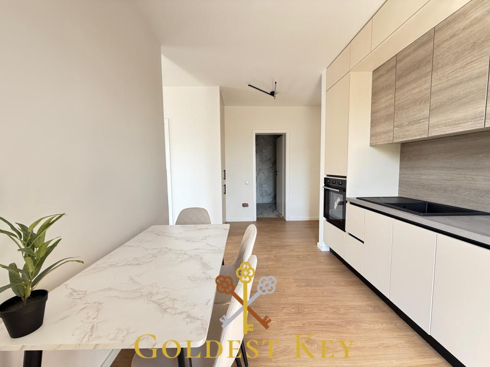 Apartament NOU cu 2 camere, balcon și parcare subterană 