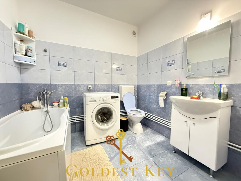 Apartament cu 2 camere, balcon BACIU zona Petrom