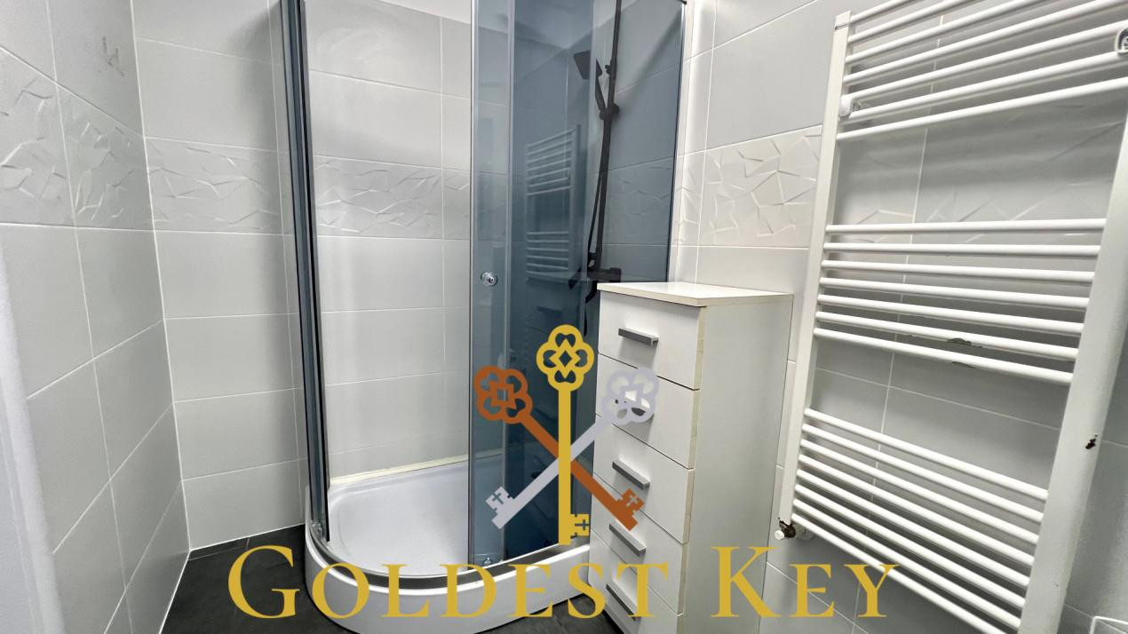 Apartament modern cu 2 camere, balcon, parcare subterană extra